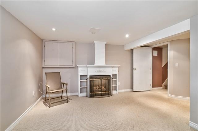 2402 Belyea St, House semidetached with 3 bedrooms, 2 bathrooms and 5 parking in Oakville ON | Image 16