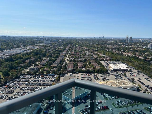 ph09 - 7161 Yonge St, Condo with 3 bedrooms, 2 bathrooms and 2 parking in Markham ON | Image 4