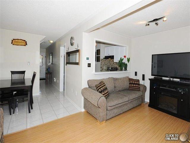 22 Giancola Cres, House attached with 3 bedrooms, 4 bathrooms and 3 parking in Vaughan ON | Image 4