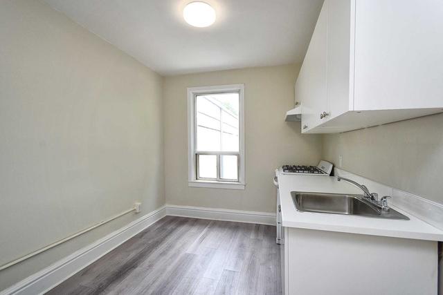 upper#2 - 1932 Queen St E, Condo with 2 bedrooms, 1 bathrooms and 0 parking in Toronto ON | Image 15