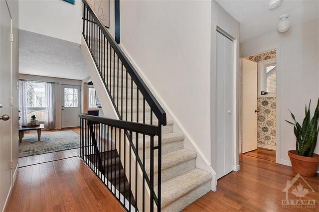 54 Tedwyn Drive, Townhouse with 3 bedrooms, 2 bathrooms and 3 parking in Ottawa ON | Image 5
