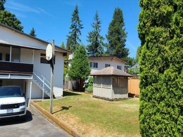 565 Schoolhouse Street, House detached with 4 bedrooms, 3 bathrooms and null parking in Coquitlam BC | Image 14
