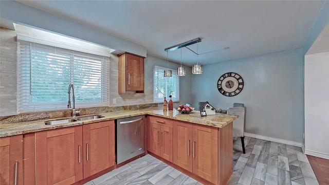 12 - 1764 Rathburn Rd E, Townhouse with 3 bedrooms, 2 bathrooms and 3 parking in Mississauga ON | Image 2