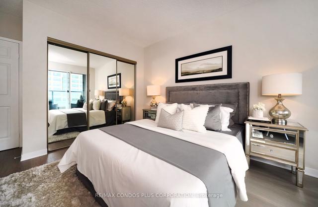 611 - 99 Harbour Sq, Condo with 1 bedrooms, 1 bathrooms and 1 parking in Toronto ON | Image 10