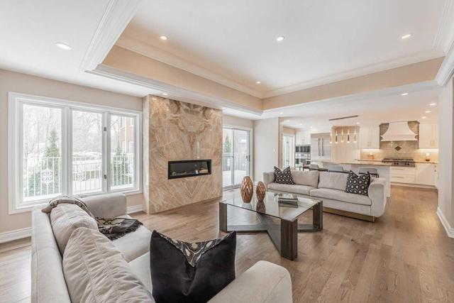 2235 Robin Dr, House detached with 3 bedrooms, 4 bathrooms and 7 parking in Mississauga ON | Image 4