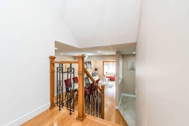 73 Glebe Cres, House detached with 3 bedrooms, 3 bathrooms and 5 parking in Brampton ON | Image 8