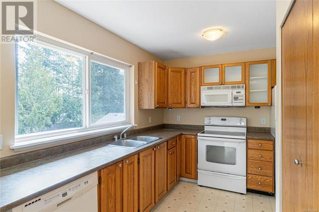 2166 Lancashire Ave, House detached with 3 bedrooms, 2 bathrooms and 1 parking in Nanaimo BC | Image 33