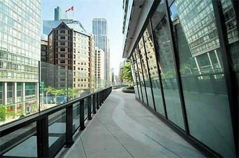 404 - 832 Bay St, Condo with 1 bedrooms, 1 bathrooms and null parking in Toronto ON | Image 8
