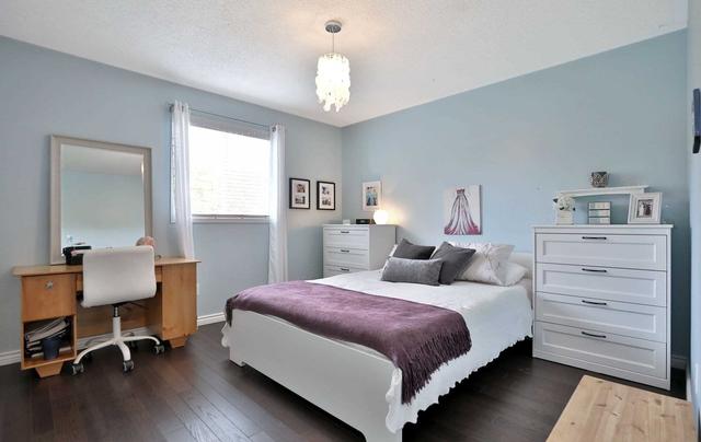 2759 Peacock Dr, House detached with 4 bedrooms, 3 bathrooms and 4 parking in Mississauga ON | Image 14