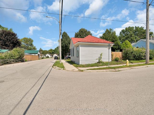 750 Walker St, House detached with 3 bedrooms, 2 bathrooms and 1 parking in London ON | Image 26