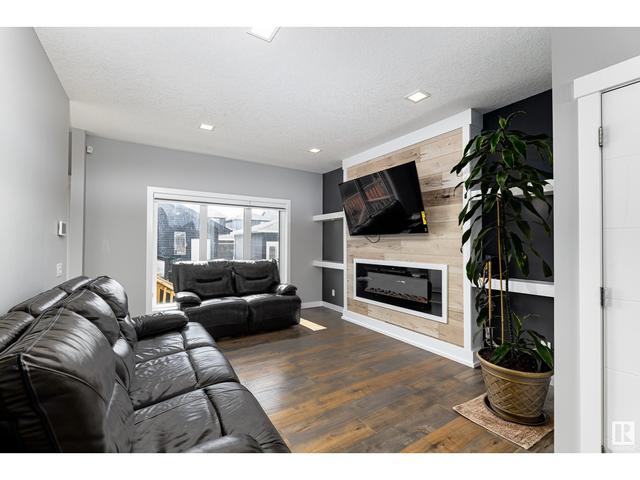 22507 81 Av Nw, House detached with 3 bedrooms, 2 bathrooms and null parking in Edmonton AB | Image 13