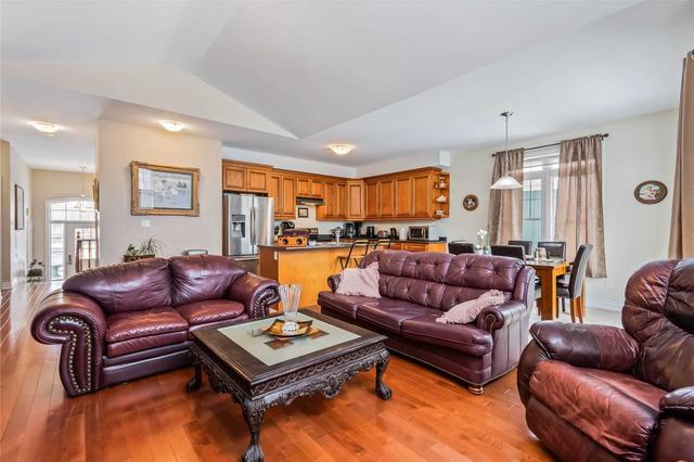 30 Rosedale Tr, House detached with 2 bedrooms, 3 bathrooms and 6 parking in Kawartha Lakes ON | Image 32