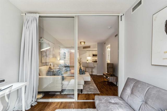 605 - 1001 Bay St, Condo with 1 bedrooms, 1 bathrooms and 0 parking in Toronto ON | Image 19