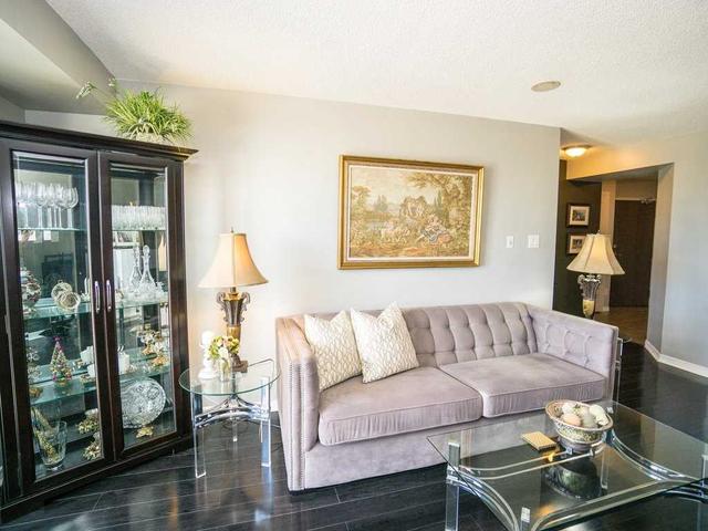 1002 - 9 George St N, Condo with 2 bedrooms, 2 bathrooms and 1 parking in Brampton ON | Image 6