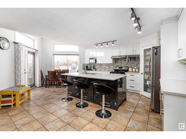 3703 28 St Nw, House detached with 4 bedrooms, 3 bathrooms and null parking in Edmonton AB | Image 13