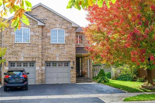 2427 Newcastle Cres, House attached with 3 bedrooms, 4 bathrooms and 3 parking in Oakville ON | Image 1