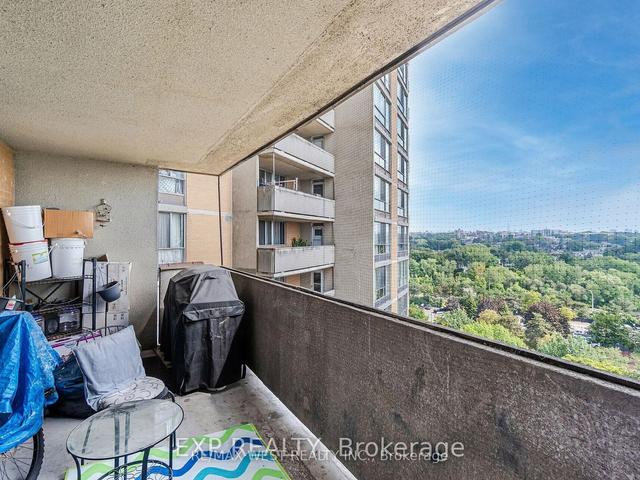 1111 - 10 Martha Eaton Way, Condo with 3 bedrooms, 2 bathrooms and 1 parking in Toronto ON | Image 25