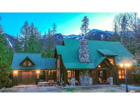 4516 Timberline Crescent, House detached with 5 bedrooms, 4 bathrooms and 4 parking in East Kootenay A BC | Card Image