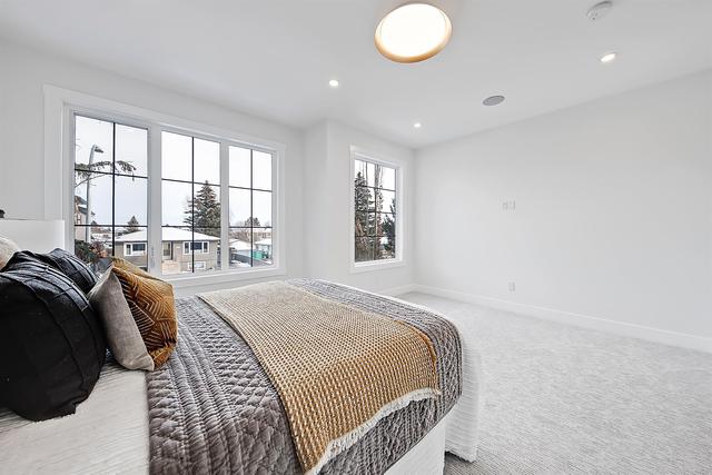 2429 35 Street Sw, House detached with 4 bedrooms, 3 bathrooms and 2 parking in Calgary AB | Image 20