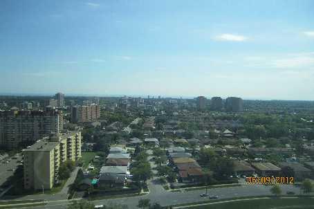 2302 - 3525 Kariya Dr, Condo with 2 bedrooms, 2 bathrooms and 1 parking in Mississauga ON | Image 3