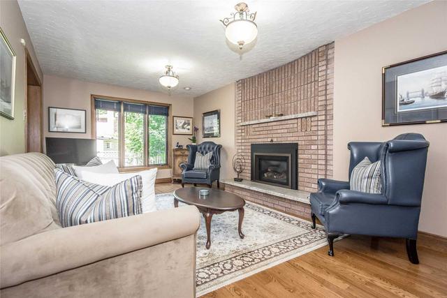 28 Walnut Dr, House detached with 4 bedrooms, 4 bathrooms and 6 parking in Guelph ON | Image 4