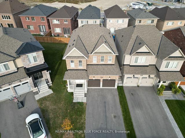 1026 Tigerlily Tr, House detached with 3 bedrooms, 3 bathrooms and 6 parking in Pickering ON | Image 21