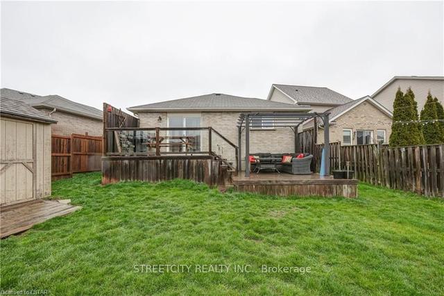 1864 Bloom Cres, House detached with 3 bedrooms, 1 bathrooms and 3 parking in London ON | Image 31