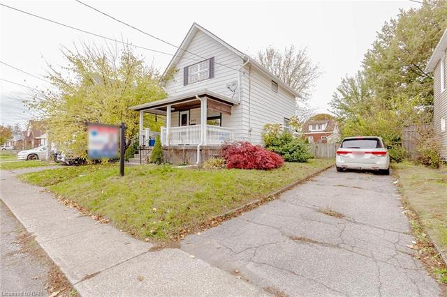6413 Barker Street S, House detached with 3 bedrooms, 1 bathrooms and 4 parking in Niagara Falls ON | Image 12