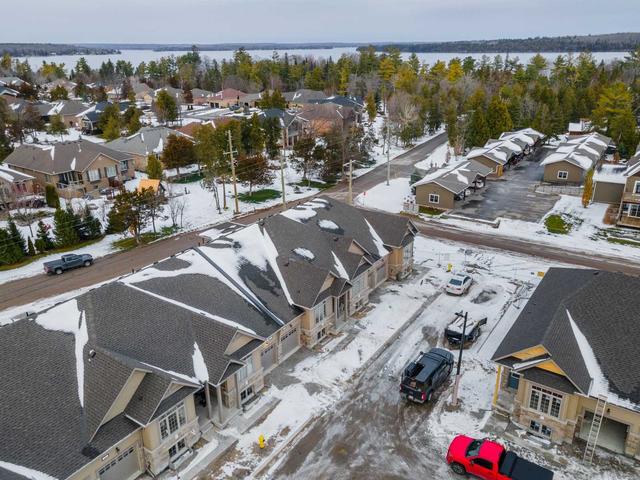 10 - 17 Lakewood Cres, Townhouse with 2 bedrooms, 2 bathrooms and 2 parking in Kawartha Lakes ON | Image 25