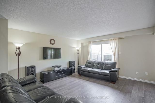 upper - 29 Junewood Cres, House detached with 4 bedrooms, 2 bathrooms and 1 parking in Brampton ON | Image 5