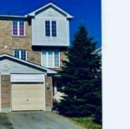 94 Pickett Cres, House attached with 3 bedrooms, 2 bathrooms and 3 parking in Barrie ON | Image 1