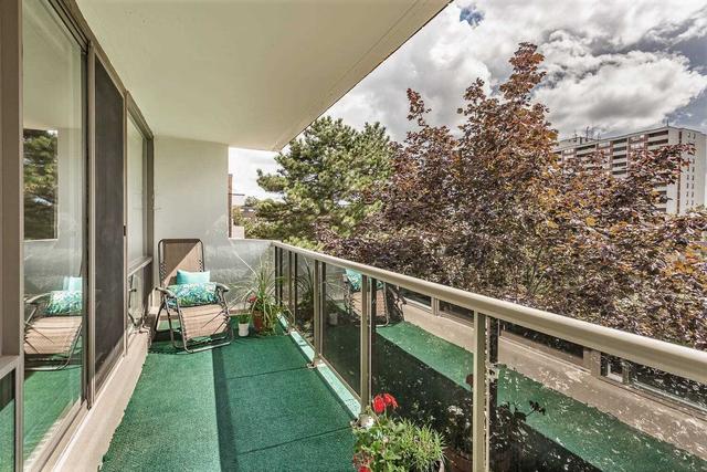 417 - 40 Sunrise Ave, Condo with 3 bedrooms, 1 bathrooms and 1 parking in Toronto ON | Image 11