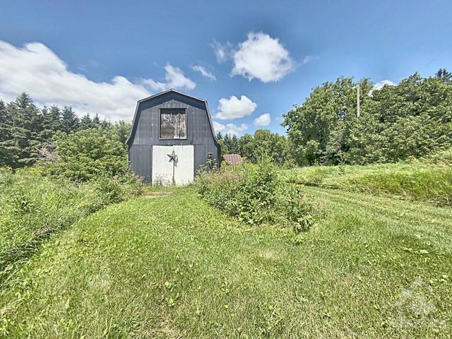 11247 County Rd 3 Road, House detached with 3 bedrooms, 2 bathrooms and 12 parking in North Dundas ON | Image 25