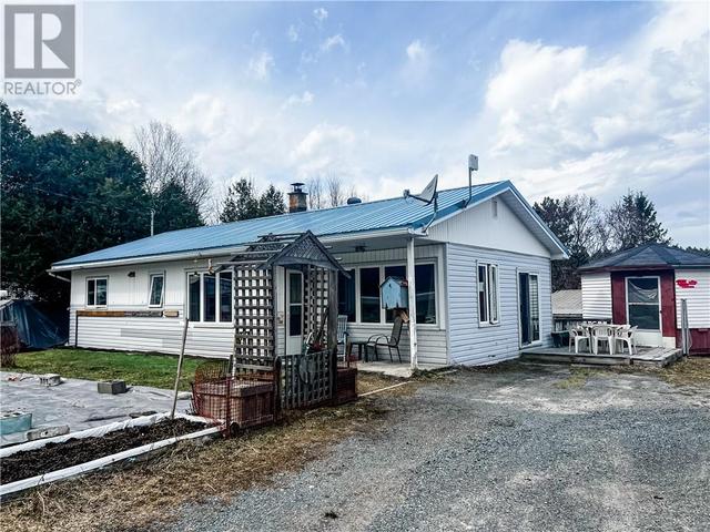 7707 Highway 17e, House detached with 3 bedrooms, 1 bathrooms and null parking in Markstay Warren ON | Image 18