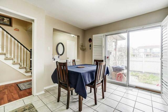 113 Chipmunk Cres, House attached with 3 bedrooms, 3 bathrooms and 2 parking in Brampton ON | Image 7
