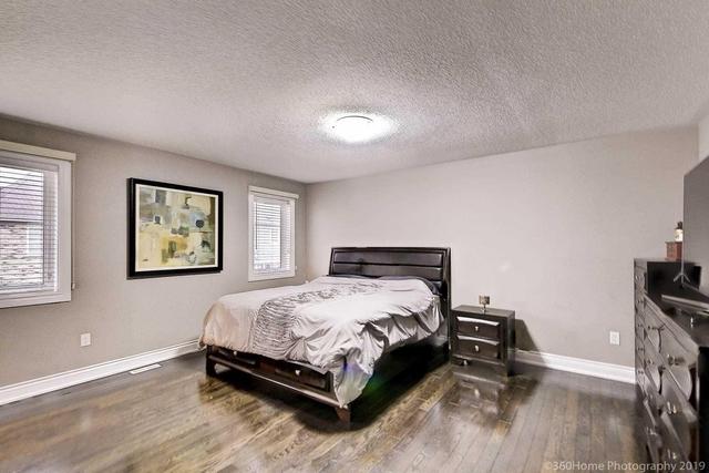 581 Snider Terr, House detached with 4 bedrooms, 3 bathrooms and 2 parking in Milton ON | Image 11