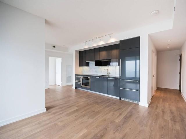Sph02 - 117 Mcmahon Dr, Condo with 3 bedrooms, 2 bathrooms and 1 parking in Toronto ON | Image 1