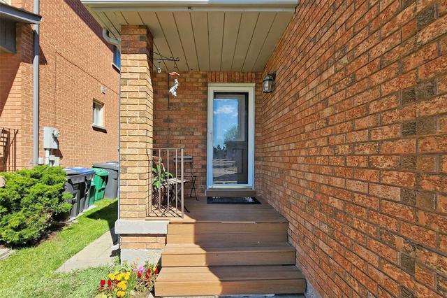3961 Stoneham Way, House semidetached with 3 bedrooms, 4 bathrooms and 3 parking in Mississauga ON | Image 12