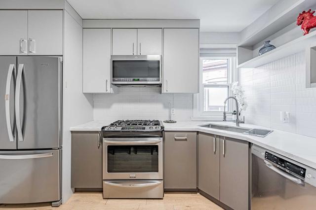 upper - 374 Crawford St, House semidetached with 2 bedrooms, 1 bathrooms and 1 parking in Toronto ON | Image 2