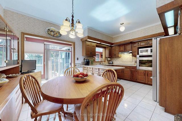 79 Rockview Gdns, House detached with 4 bedrooms, 4 bathrooms and 8 parking in Vaughan ON | Image 11