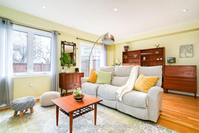 41 Sloane Ave, House attached with 3 bedrooms, 3 bathrooms and 3 parking in Toronto ON | Image 2