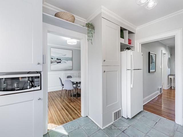 89 Lawrence Ave W, House semidetached with 3 bedrooms, 2 bathrooms and 2 parking in Toronto ON | Image 4