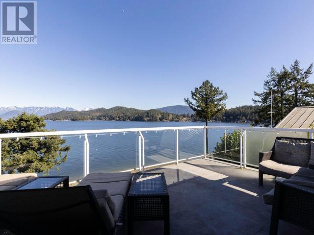 362 Avalon Drive, House detached with 4 bedrooms, 3 bathrooms and 2 parking in Gibsons BC | Image 3