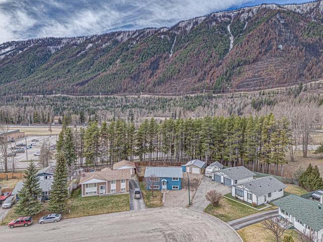 307 Lodgepole Place, House detached with 4 bedrooms, 2 bathrooms and null parking in Sparwood BC | Image 54