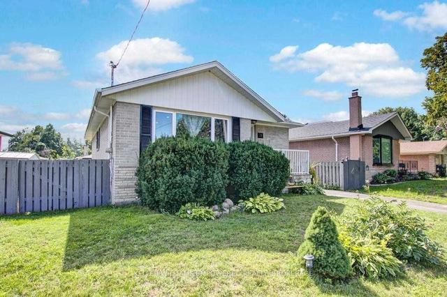 23 Dalcourt Dr, House detached with 3 bedrooms, 1 bathrooms and 2 parking in Toronto ON | Image 1