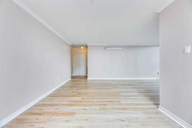 1901 - 15 Kensington Rd, Condo with 2 bedrooms, 2 bathrooms and 1 parking in Brampton ON | Image 4
