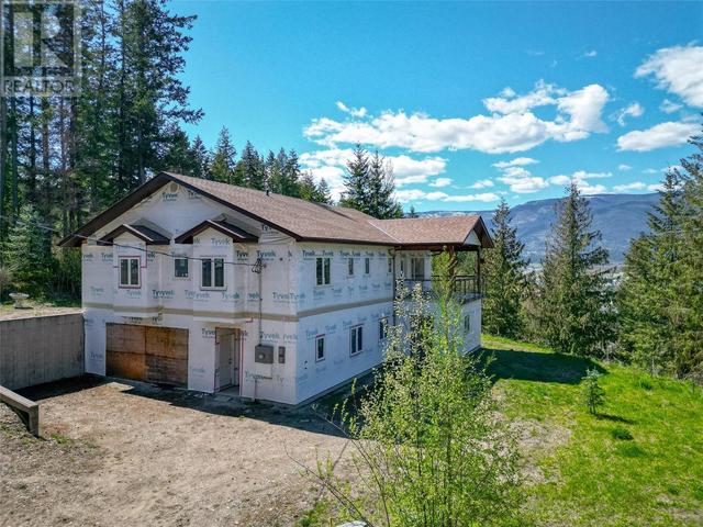633 9 Street Se, House detached with 5 bedrooms, 3 bathrooms and 2 parking in Salmon Arm BC | Image 4