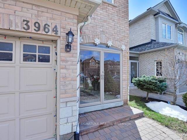 3964 Lacman Tr, House semidetached with 3 bedrooms, 3 bathrooms and 3 parking in Mississauga ON | Image 11