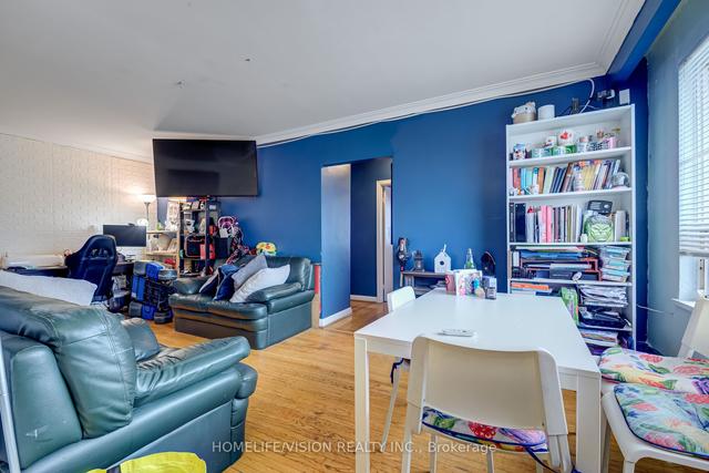 2639 Keele St, House detached with 9 bedrooms, 12 bathrooms and 12 parking in Toronto ON | Image 3