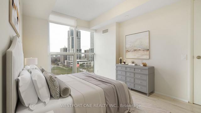 808 - 5 Valhalla Inn Rd, Condo with 1 bedrooms, 1 bathrooms and 1 parking in Toronto ON | Image 3